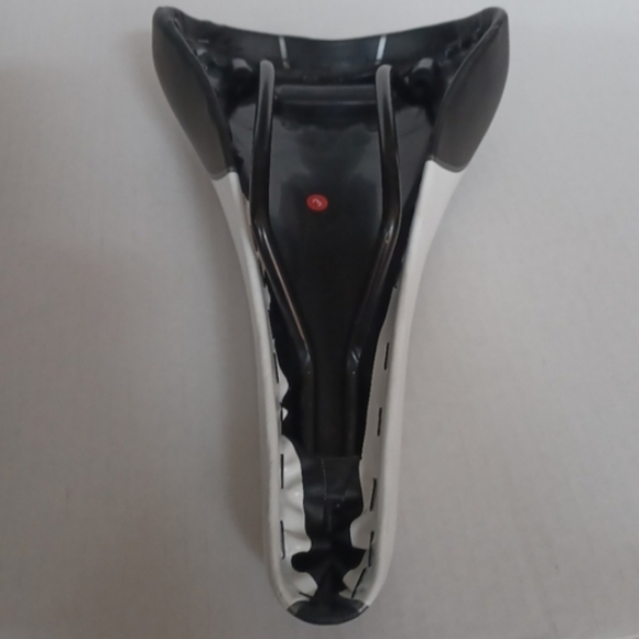 4/$60 New Bicycle Seat - Men's Size Bicycle - Picture 7 of 7